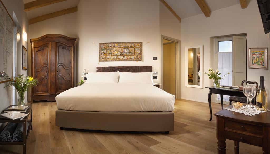 Borgese Camere E Suites Neive Εξωτερικό φωτογραφία